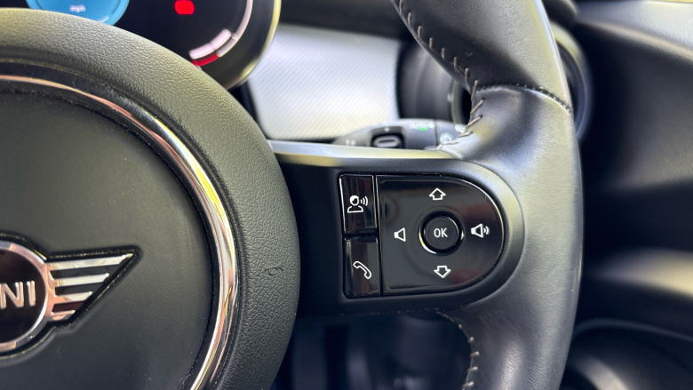 MINI Hatchback 1.5 Cooper Exclusive 3dr Auto Petrol Hatchback